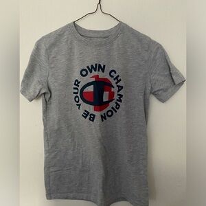Boys Champion t shirt gray large